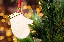 Load image into Gallery viewer, 'Christmas Mitten'